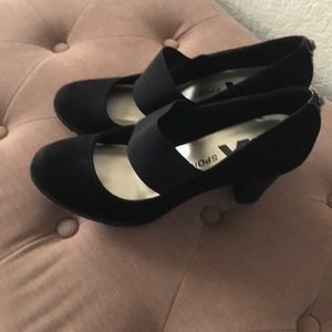 Suede pumps